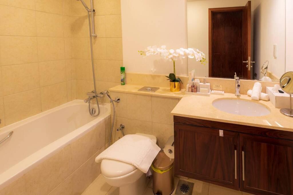 First Class 2Br With Full Burj Khalifa And Fountain View Dubai Eksteriør billede