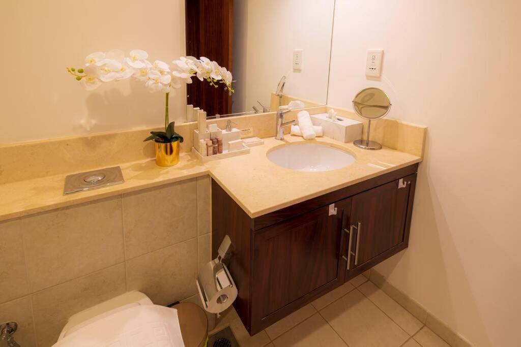 First Class 2Br With Full Burj Khalifa And Fountain View Dubai Eksteriør billede