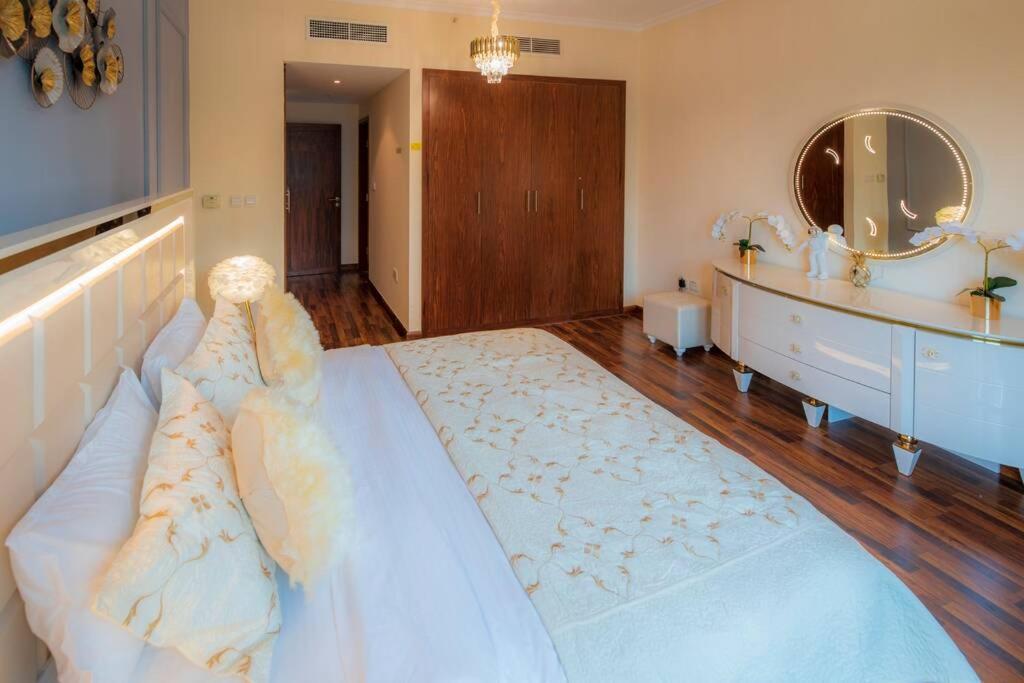 First Class 2Br With Full Burj Khalifa And Fountain View Dubai Eksteriør billede