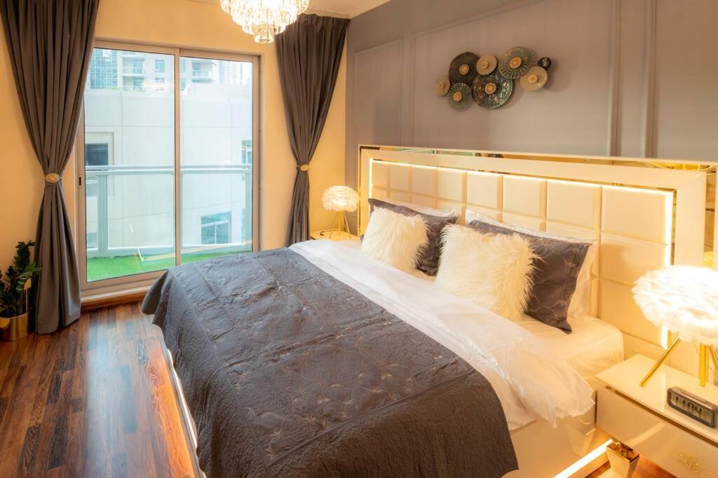 First Class 2Br With Full Burj Khalifa And Fountain View Dubai Eksteriør billede