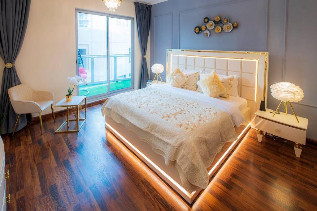 First Class 2Br With Full Burj Khalifa And Fountain View Dubai Eksteriør billede